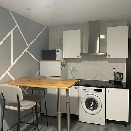 Lovely Estudio Fiesta Apartment *